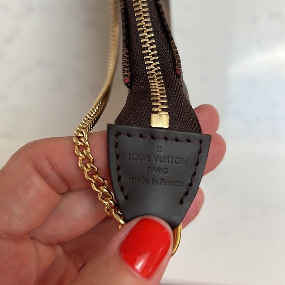 Louis Vuitton Mini Pochette Accessoires in Damier Bene - Picture 11 of 12